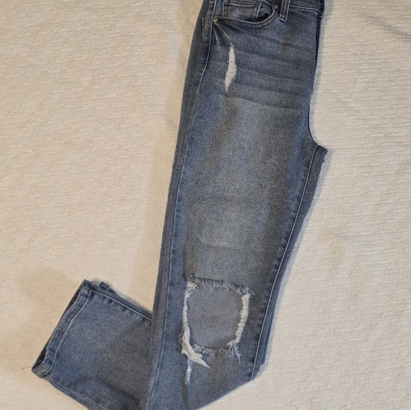 Altar'd State Straight Leg Distresses SALLY style, Stretch Jeans Size 7 - Picture 3 of 11